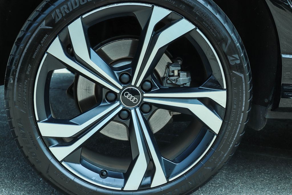 Thumbnail: 2023 Audi Q3 - 21