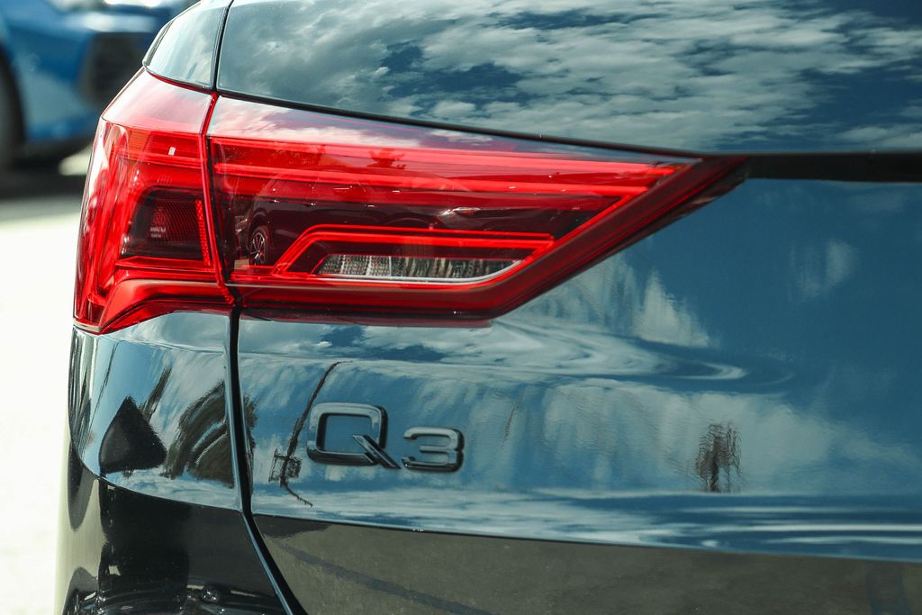 Thumbnail: 2023 Audi Q3 - 22