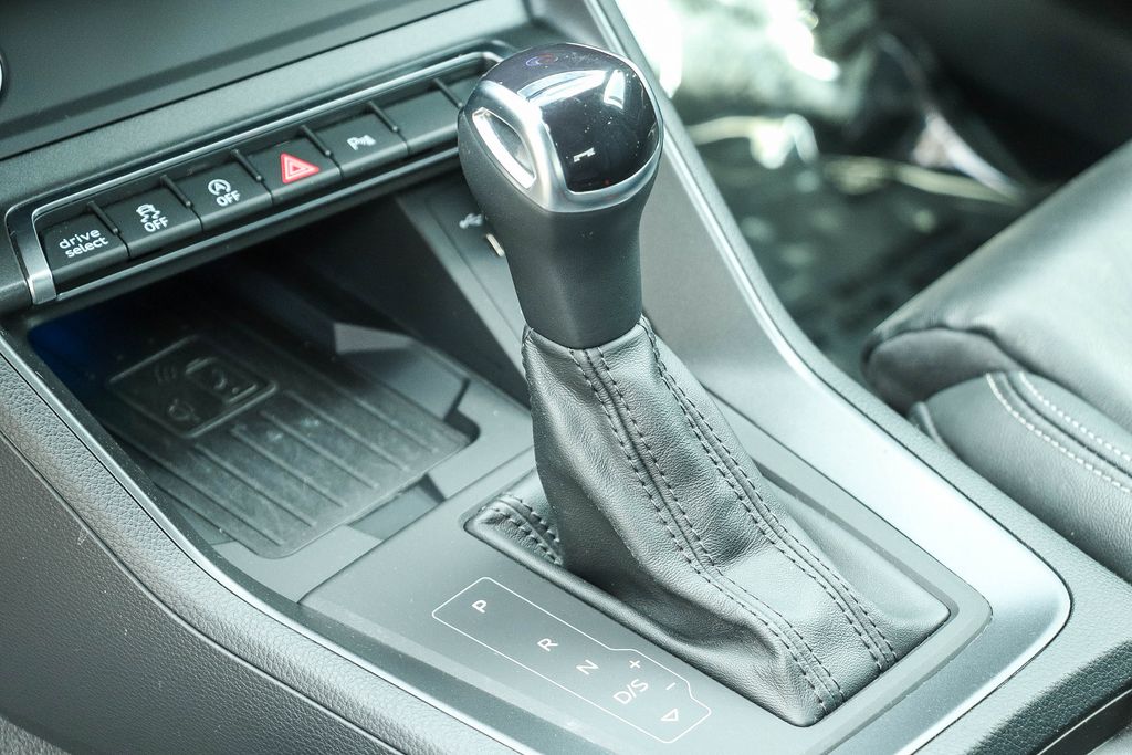 Thumbnail: 2023 Audi Q3 - 14