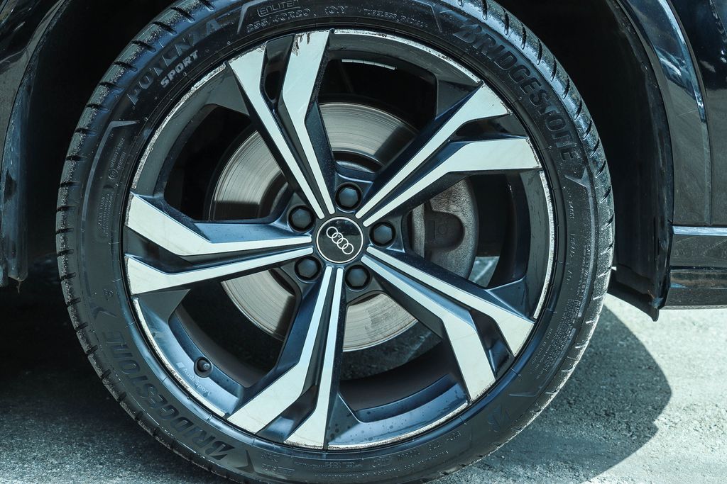 Thumbnail: 2023 Audi Q3 - 6