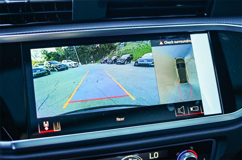 Thumbnail: 2025 Audi Q3 - 26