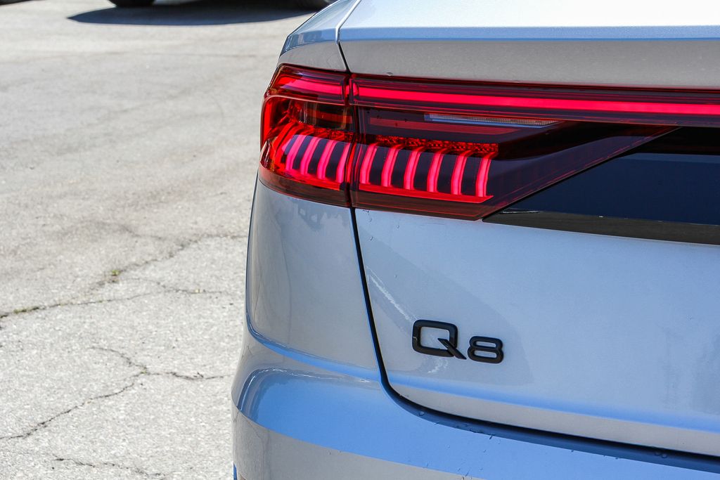 Thumbnail: 2021 Audi Q8 - 6
