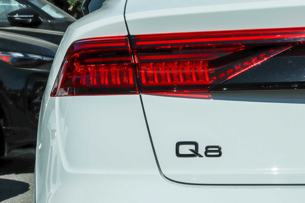 Thumbnail: 2023 Audi Q8 - 22