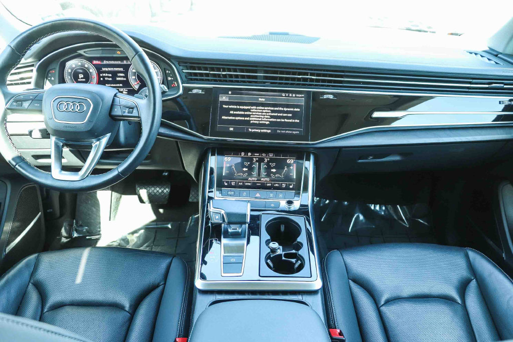 Thumbnail: 2023 Audi Q8 - 2