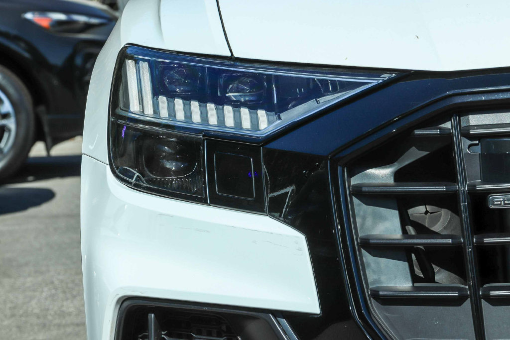 Thumbnail: 2023 Audi Q8 - 21