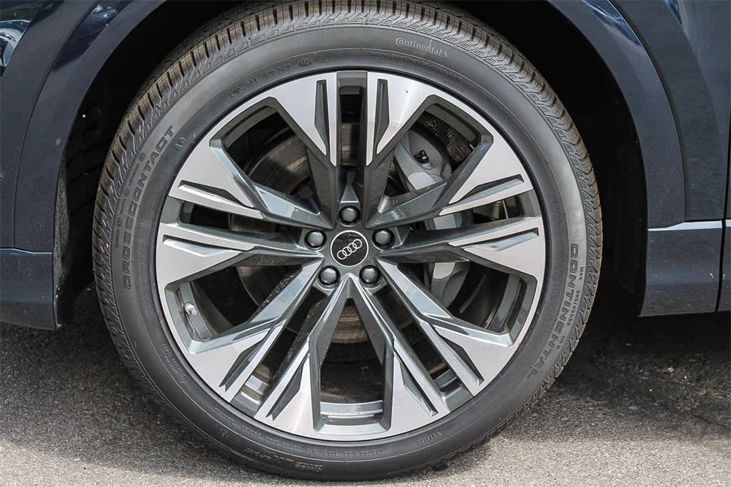 Thumbnail: 2025 Audi Q8 - 7