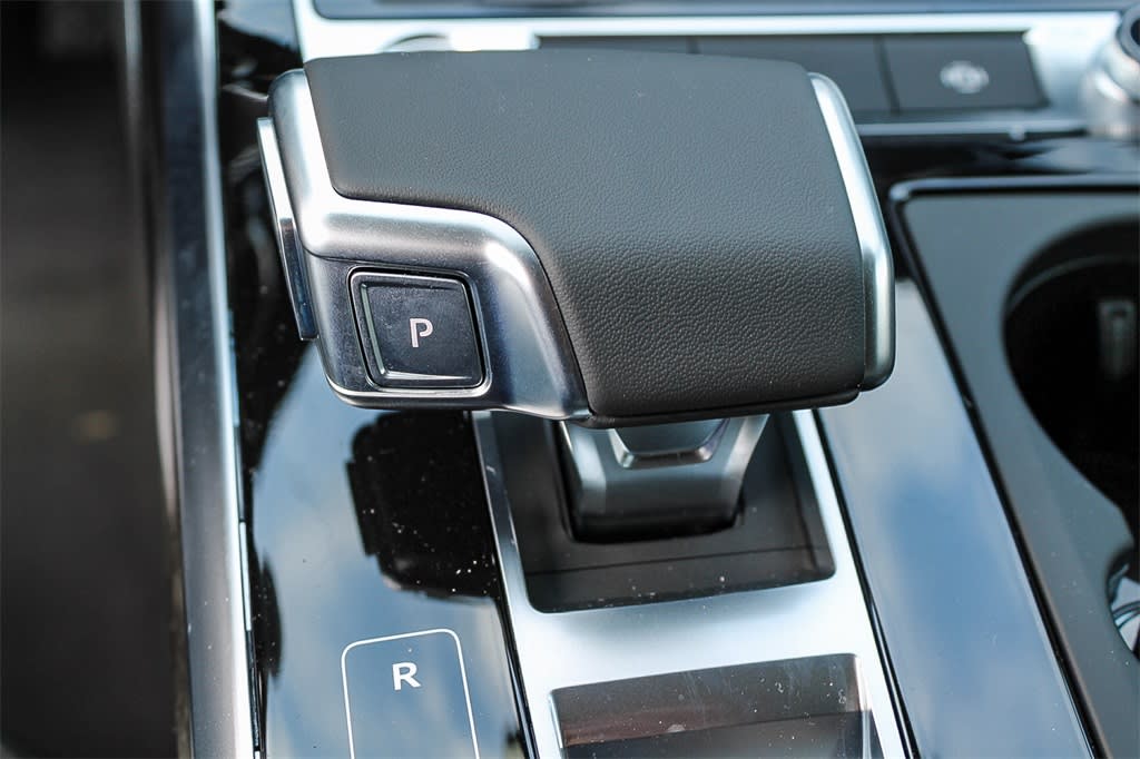 Thumbnail: 2025 Audi Q8 - 13