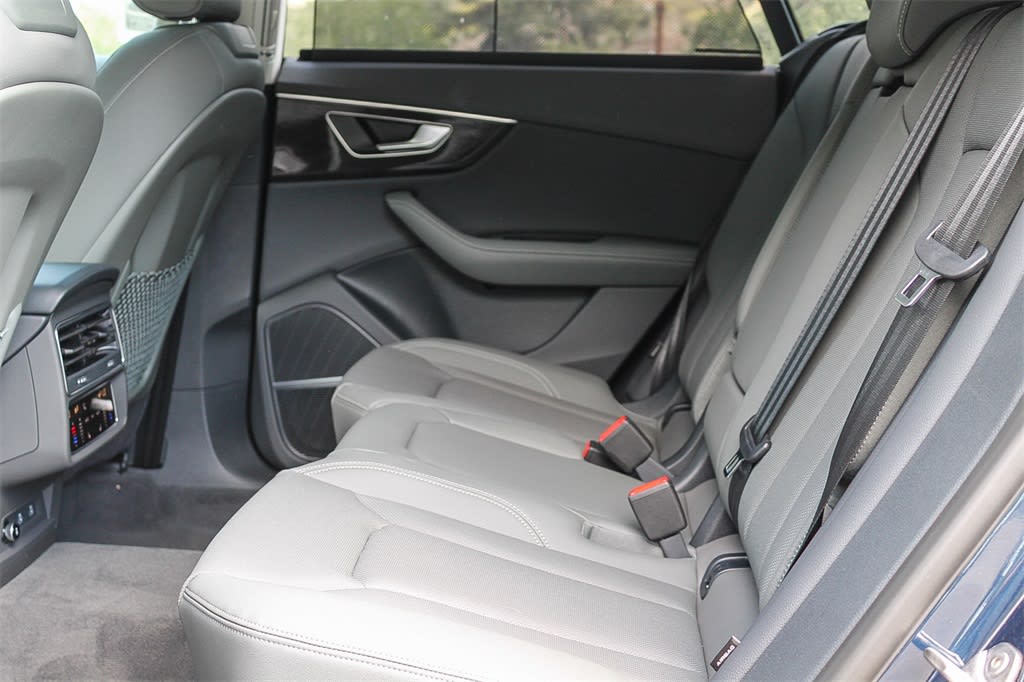 Thumbnail: 2025 Audi Q8 - 11