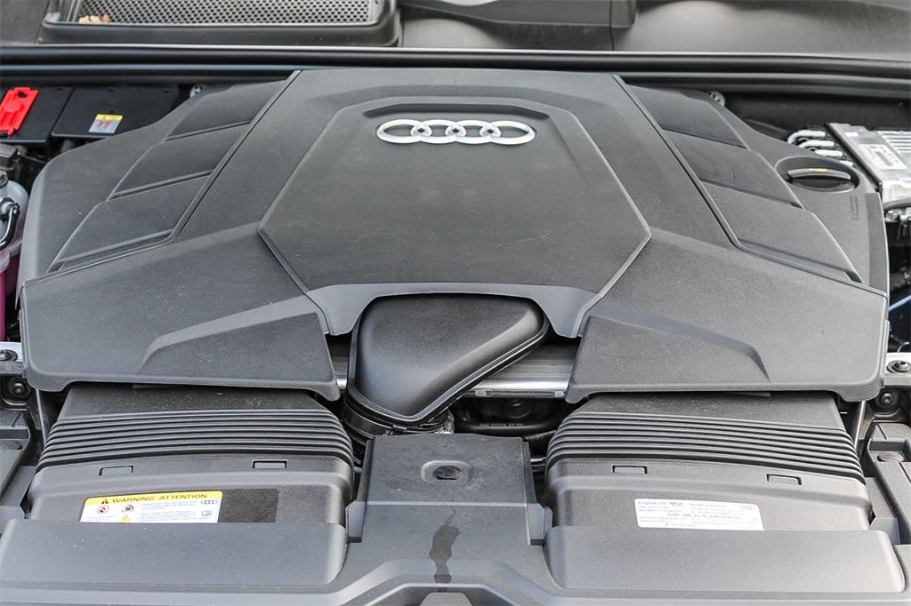 Thumbnail: 2025 Audi Q8 - 30