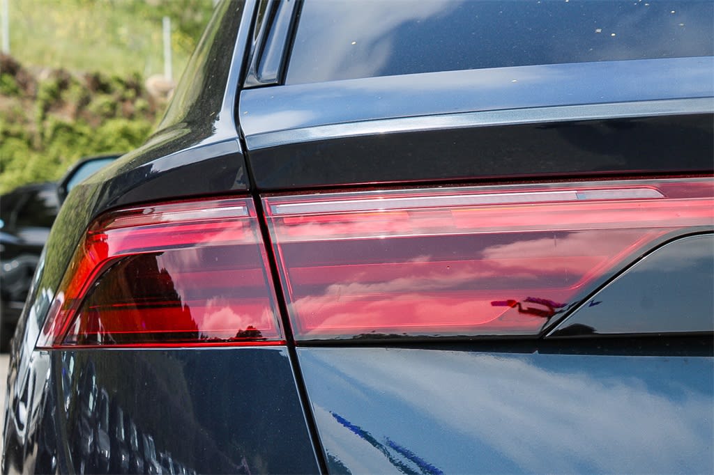 Thumbnail: 2025 Audi Q8 - 18