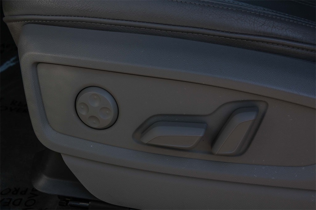 Thumbnail: 2020 Audi Q5 - 23