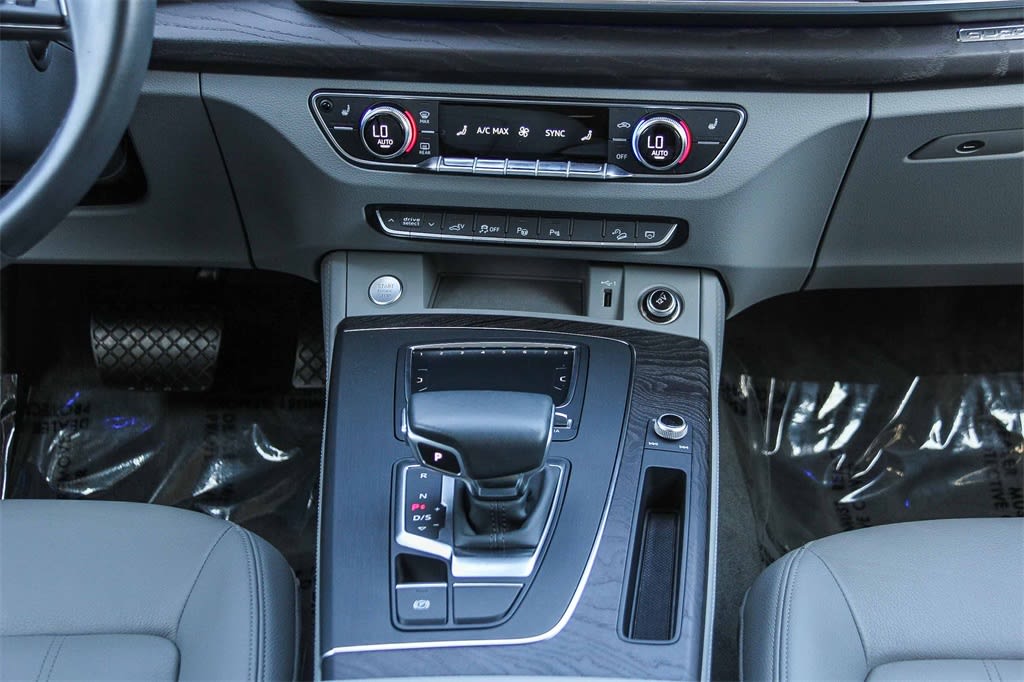 Thumbnail: 2020 Audi Q5 - 13