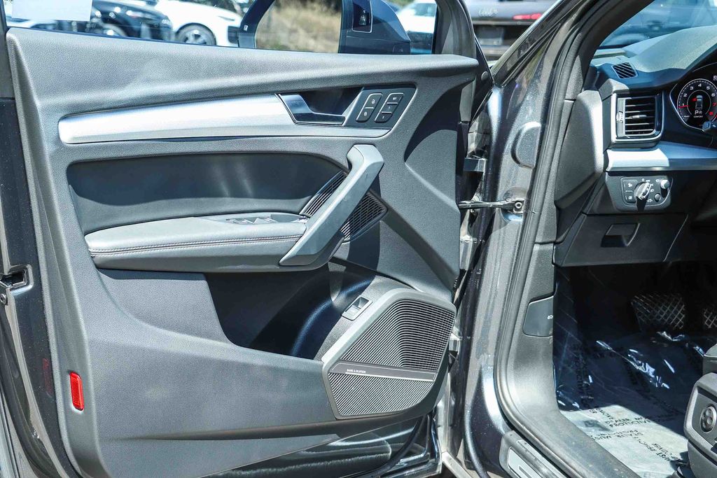 Thumbnail: 2024 Audi Q5 - 24