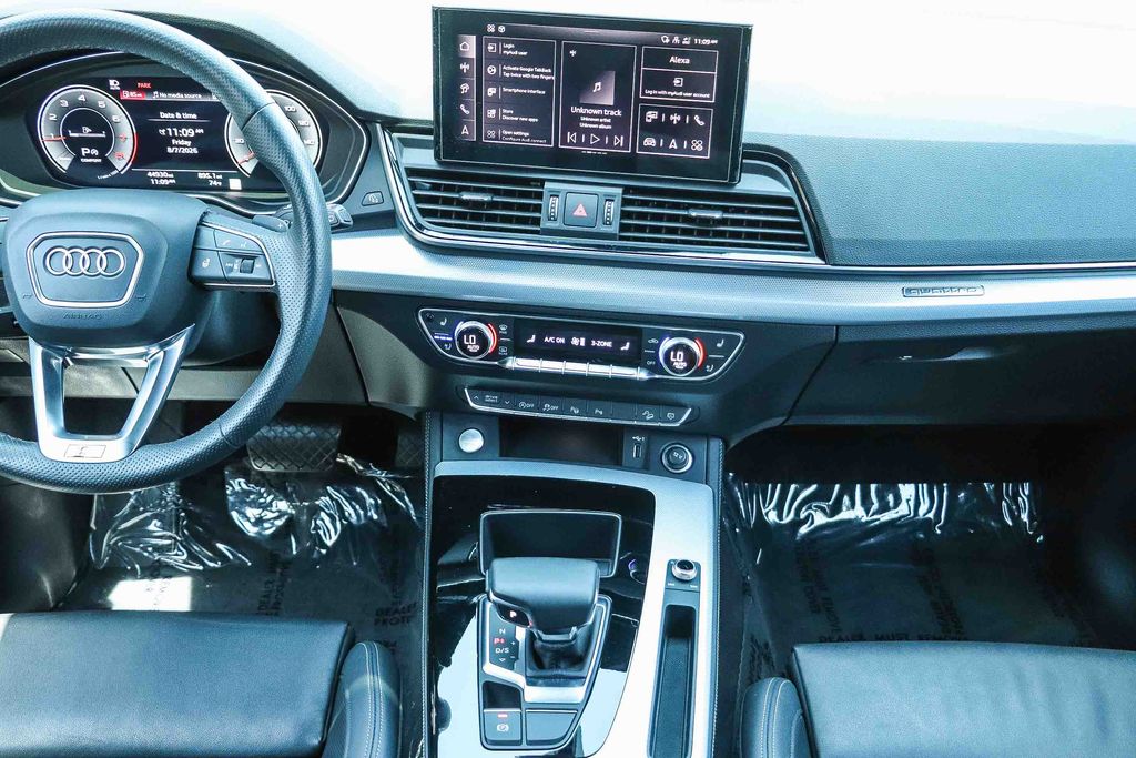 Thumbnail: 2024 Audi Q5 - 8