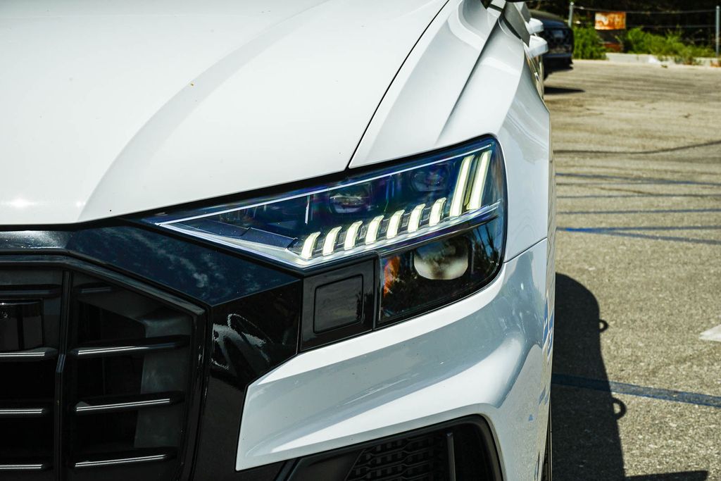 Thumbnail: 2021 Audi Q8 - 19