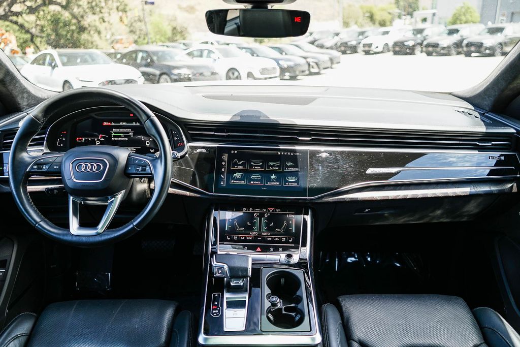 Thumbnail: 2021 Audi Q8 - 2