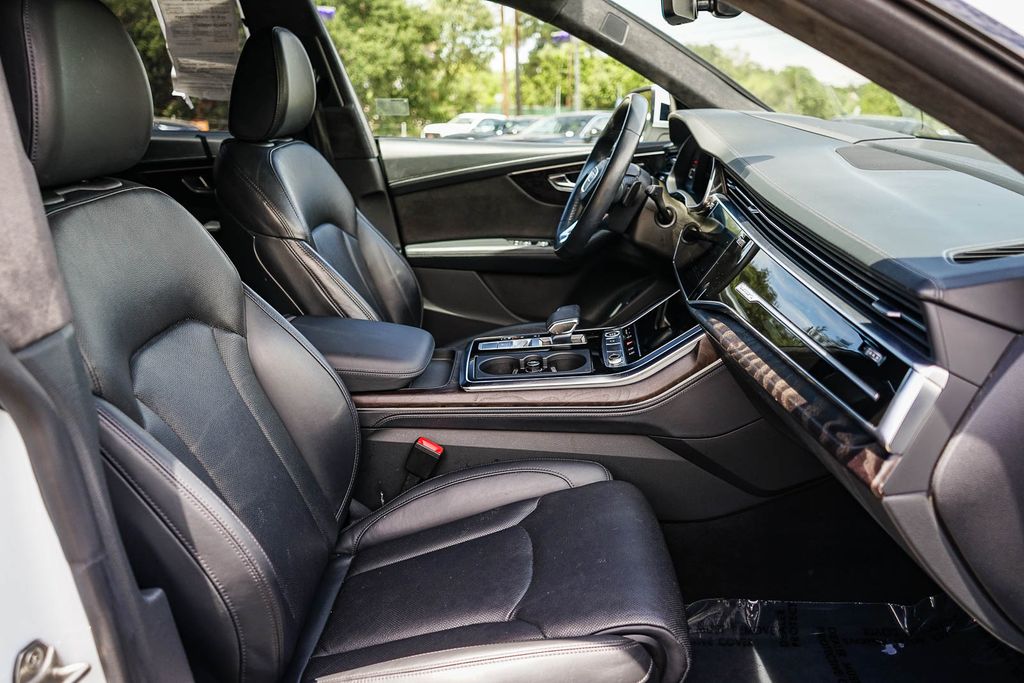 Thumbnail: 2021 Audi Q8 - 9