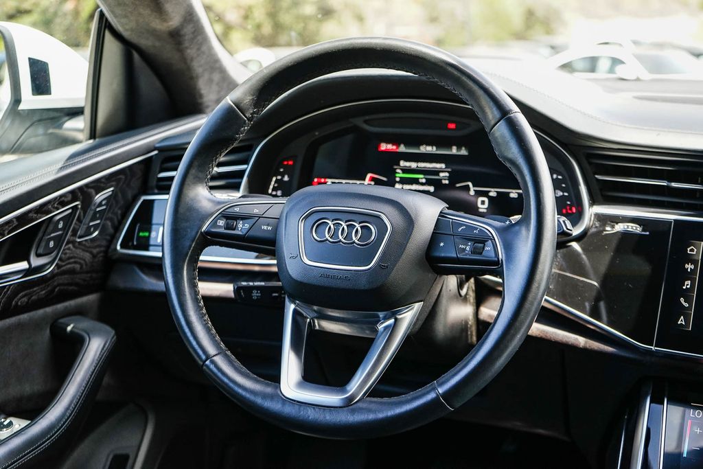Thumbnail: 2021 Audi Q8 - 8