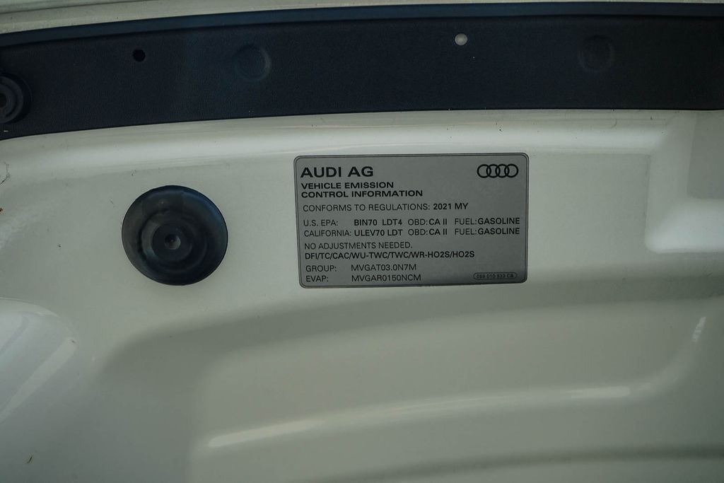 Thumbnail: 2021 Audi Q8 - 16
