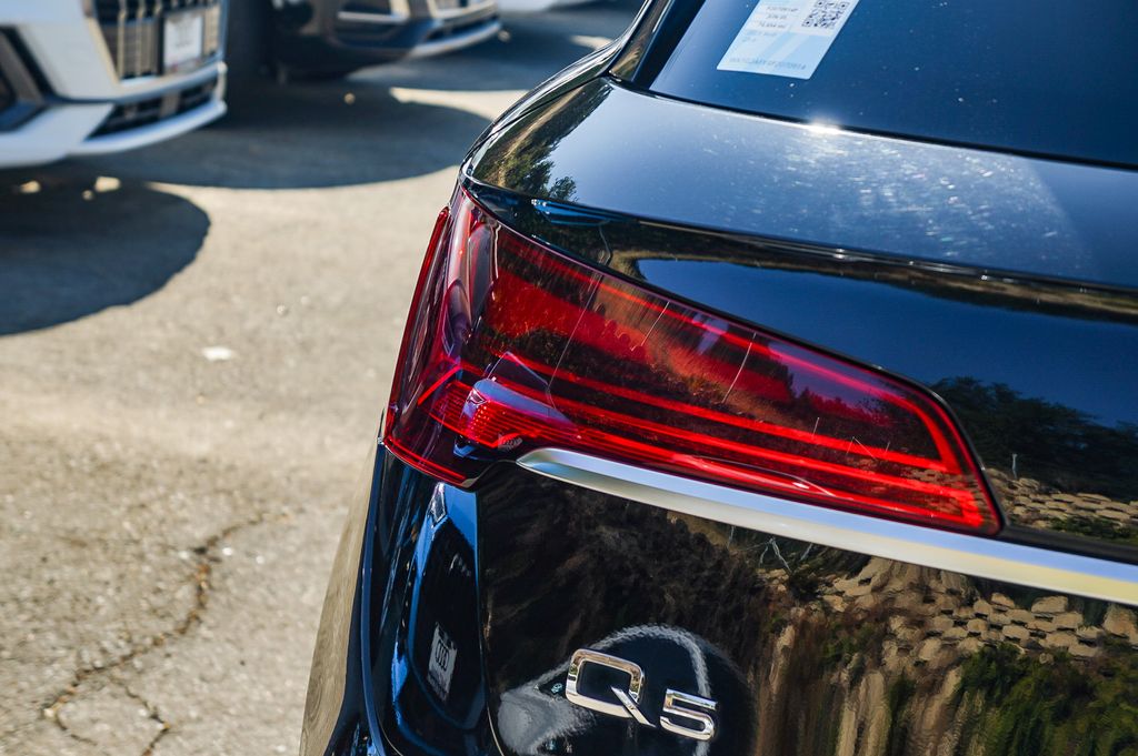 Thumbnail: 2023 Audi Q5 - 20