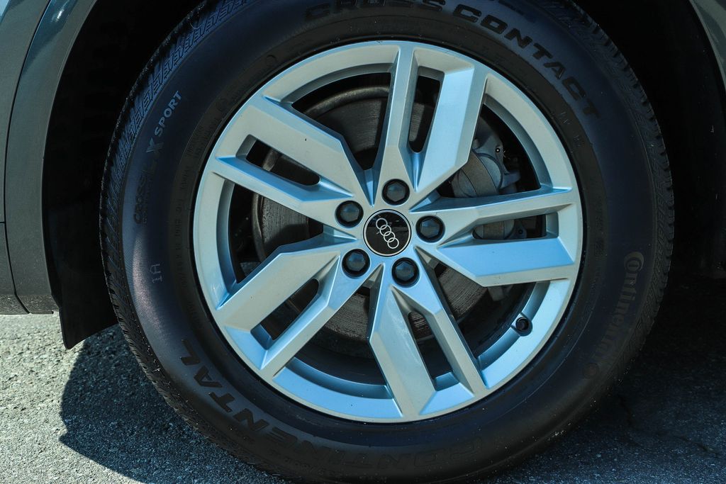 Thumbnail: 2023 Audi Q5 - 6