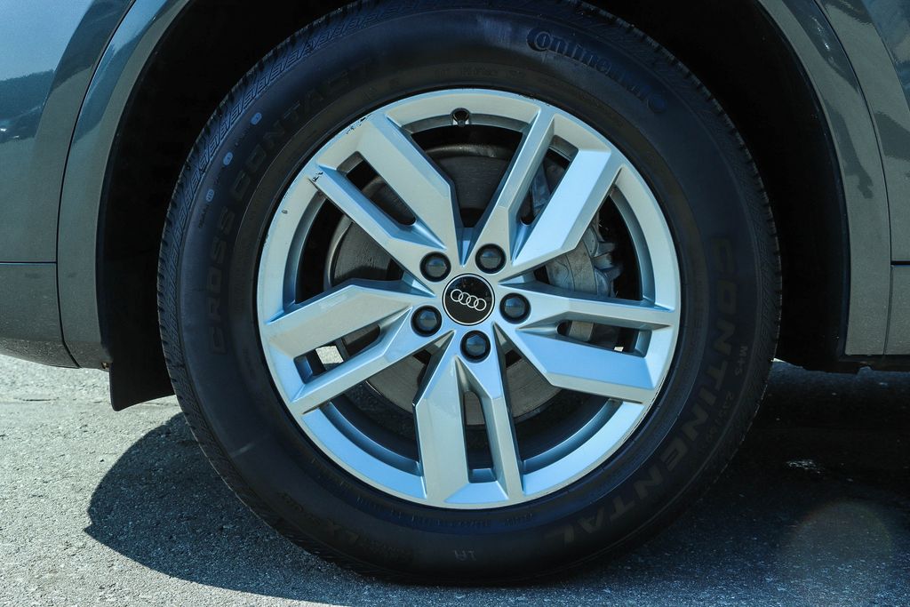 Thumbnail: 2023 Audi Q5 - 25