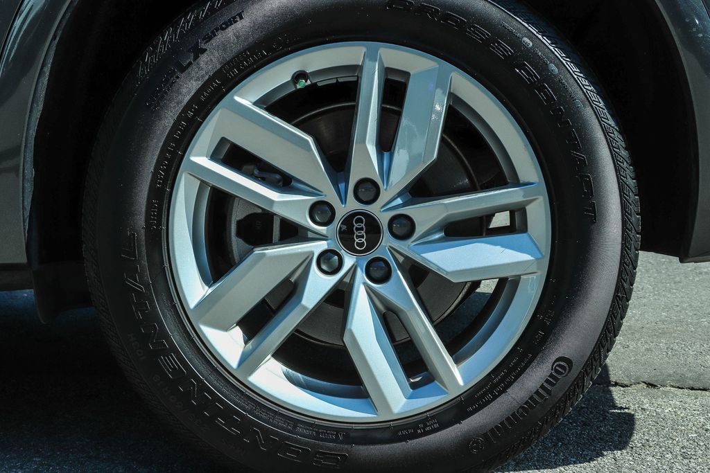 Thumbnail: 2023 Audi Q5 - 7
