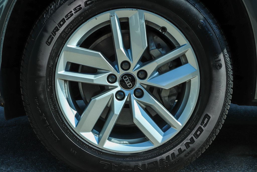 Thumbnail: 2023 Audi Q5 - 23