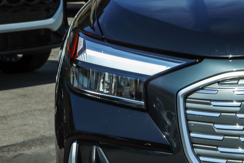 Thumbnail: 2023 Audi Q4 e-tron - 20
