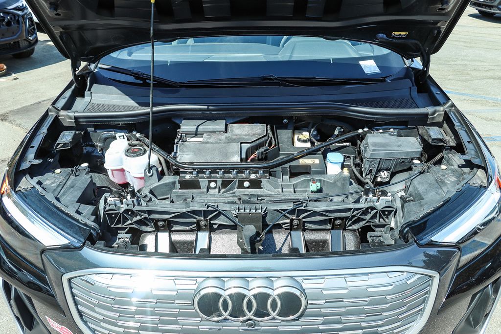 Thumbnail: 2023 Audi Q4 e-tron - 7