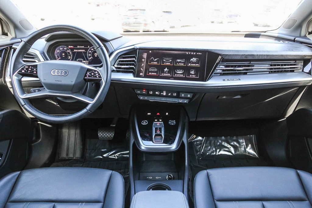 Thumbnail: 2024 Audi Q4 e-tron - 2