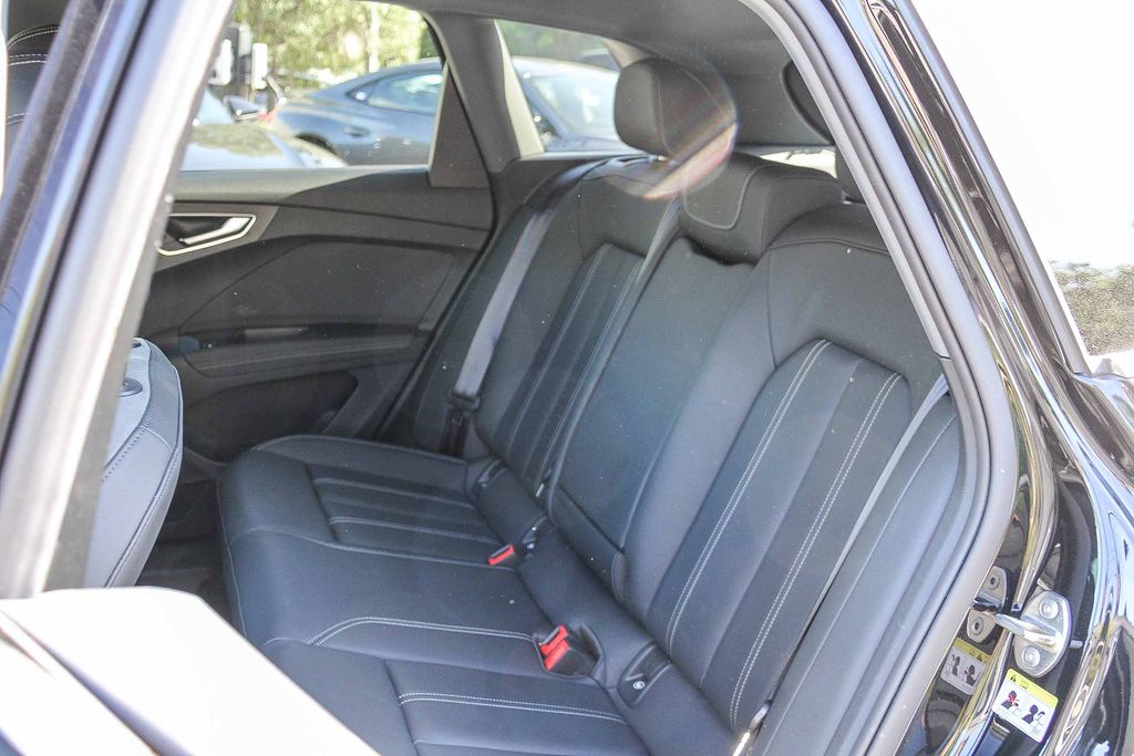 Thumbnail: 2024 Audi Q4 e-tron - 12