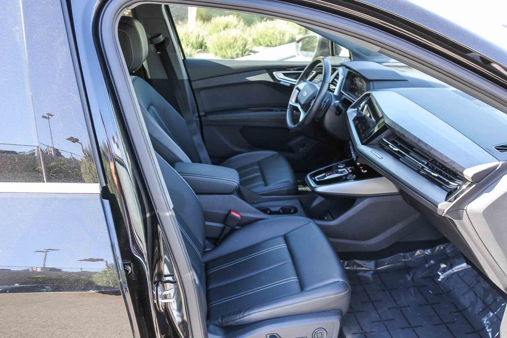 Thumbnail: 2024 Audi Q4 e-tron - 11