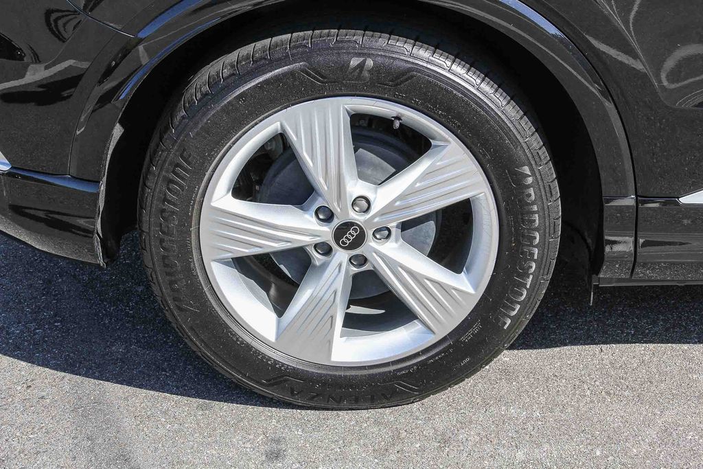 Thumbnail: 2024 Audi Q4 e-tron - 21