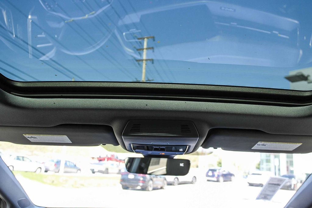 Thumbnail: 2024 Audi Q4 e-tron - 22