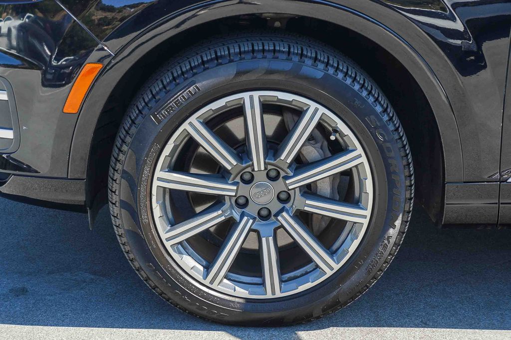 Thumbnail: 2017 Audi Q7 - 7