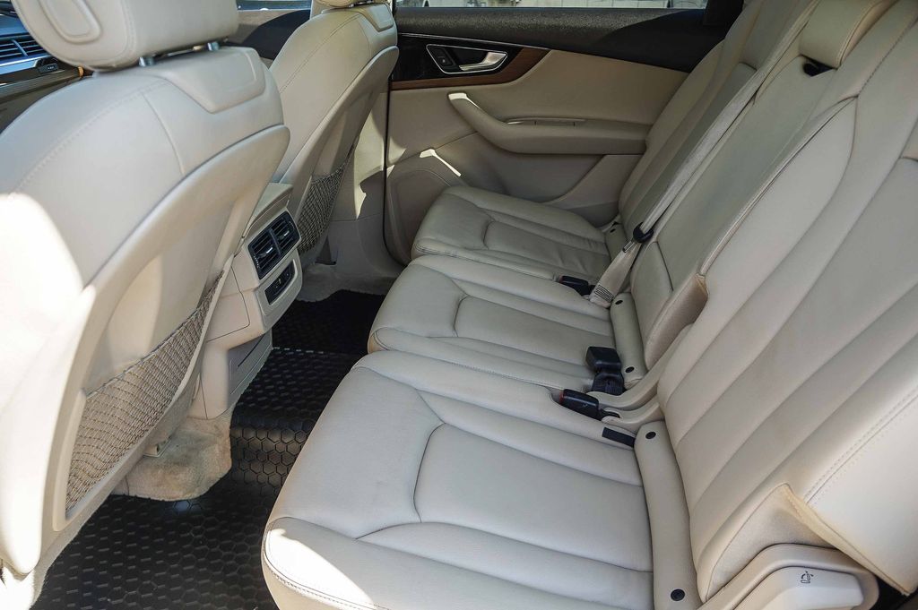 Thumbnail: 2017 Audi Q7 - 12