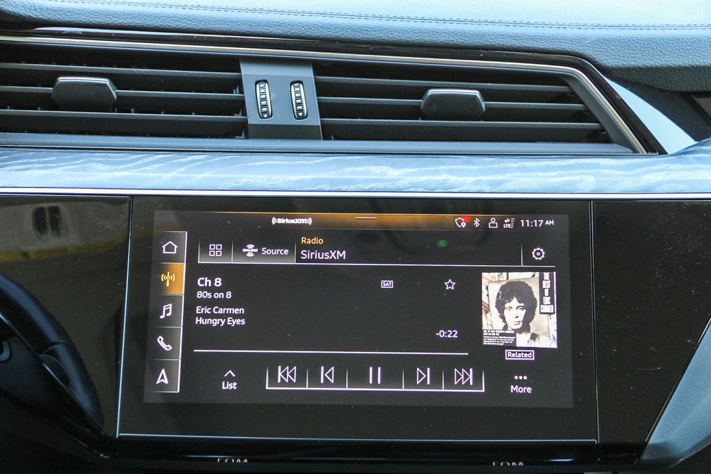 Thumbnail: 2023 Audi e-tron - 13