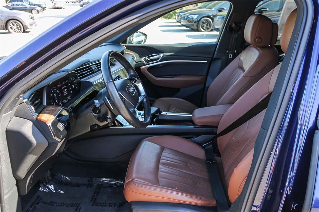 Thumbnail: 2022 Audi e-tron - 10