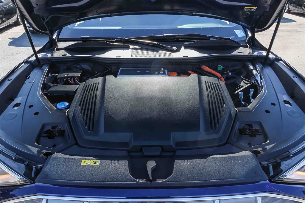 Thumbnail: 2022 Audi e-tron - 7