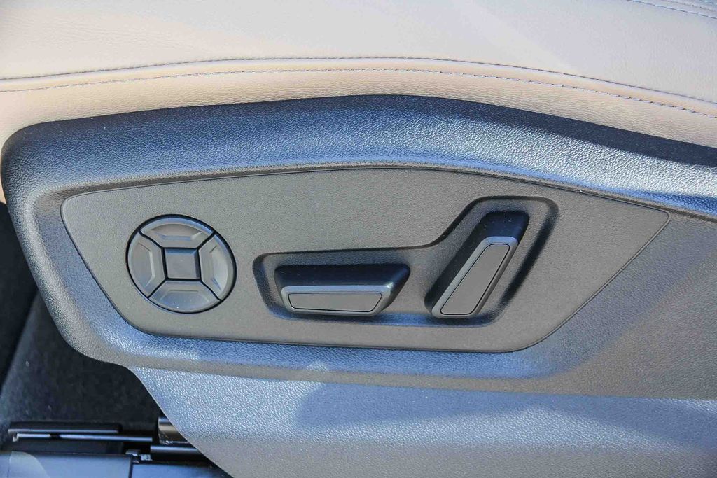 Thumbnail: 2026 Audi Q7 - 23