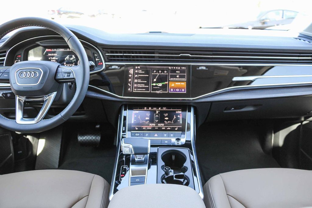 Thumbnail: 2026 Audi Q7 - 2