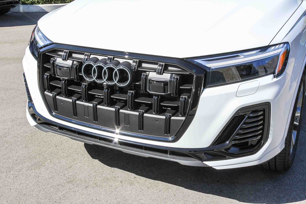 Thumbnail: 2026 Audi Q7 - 18