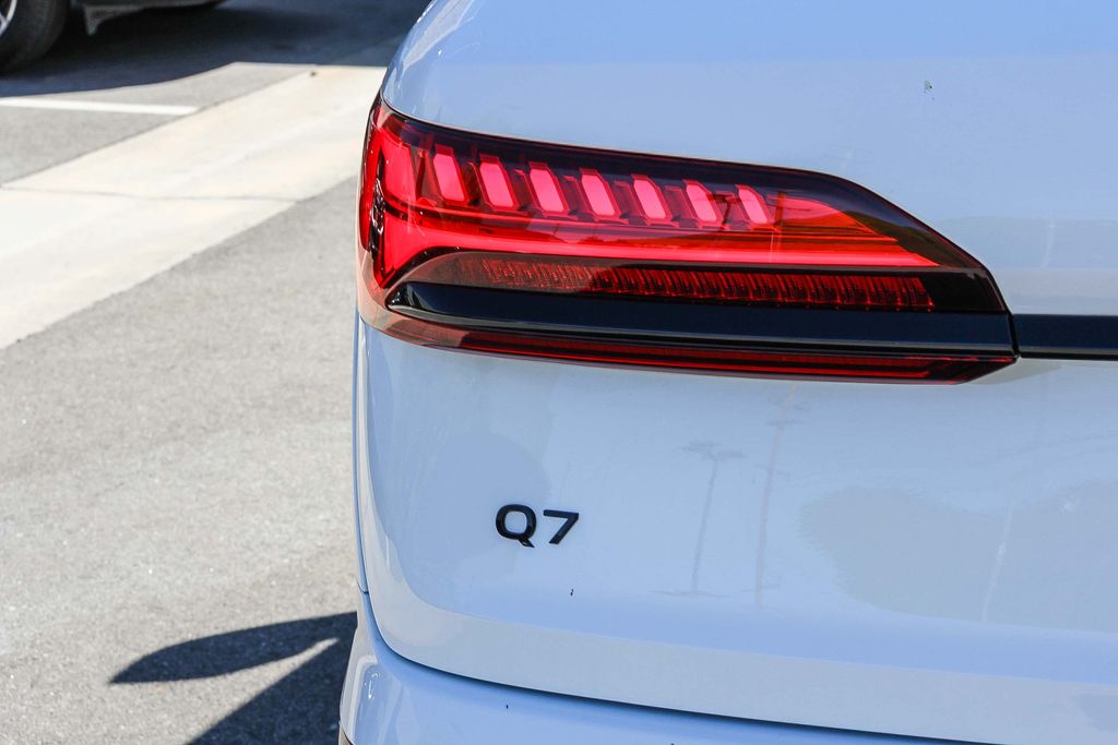 Thumbnail: 2026 Audi Q7 - 20
