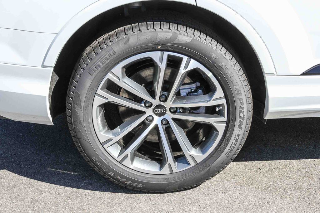 Thumbnail: 2026 Audi Q7 - 19