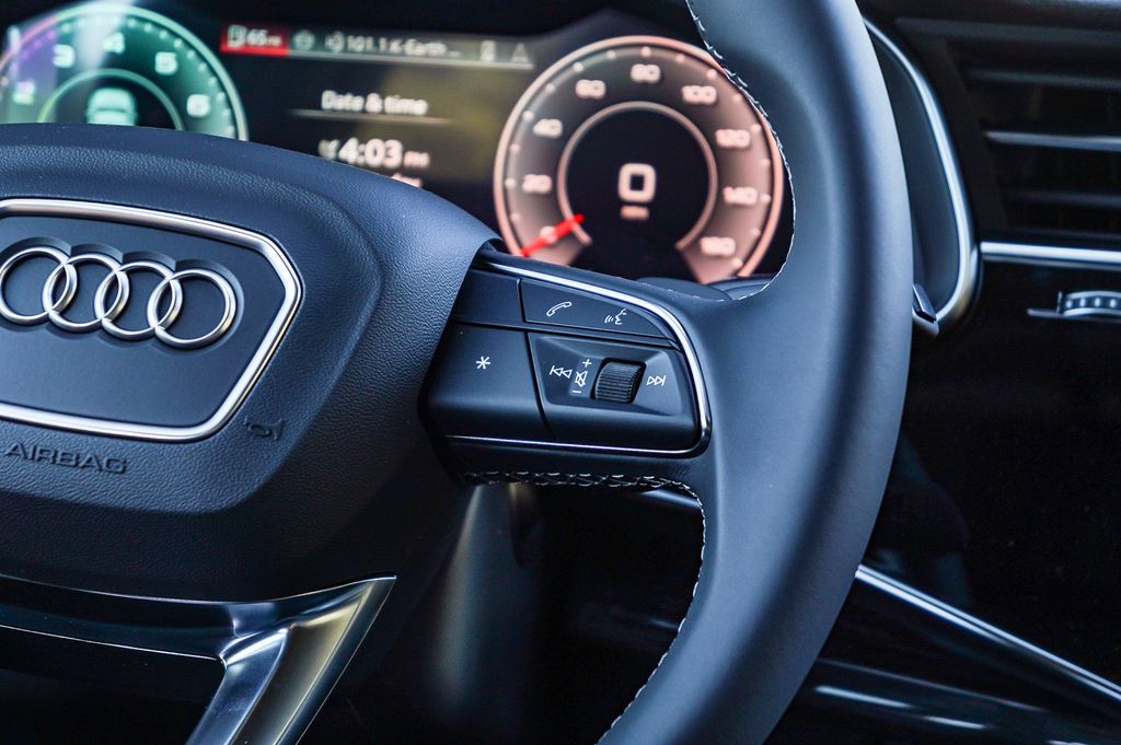 Thumbnail: 2026 Audi Q7 - 23