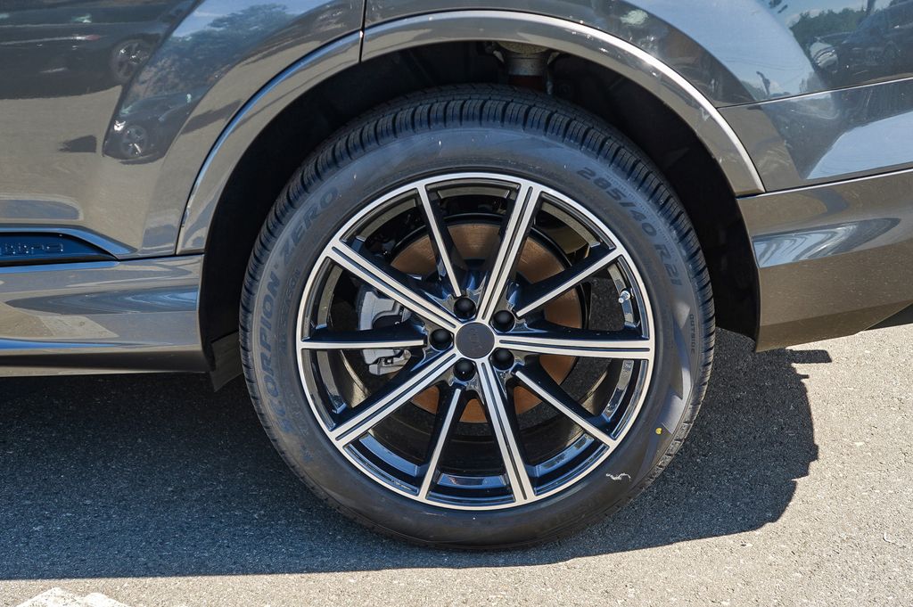 Thumbnail: 2026 Audi Q7 - 20