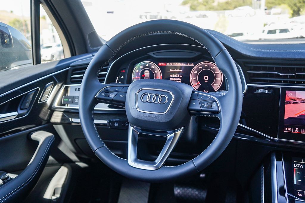 Thumbnail: 2026 Audi Q7 - 9