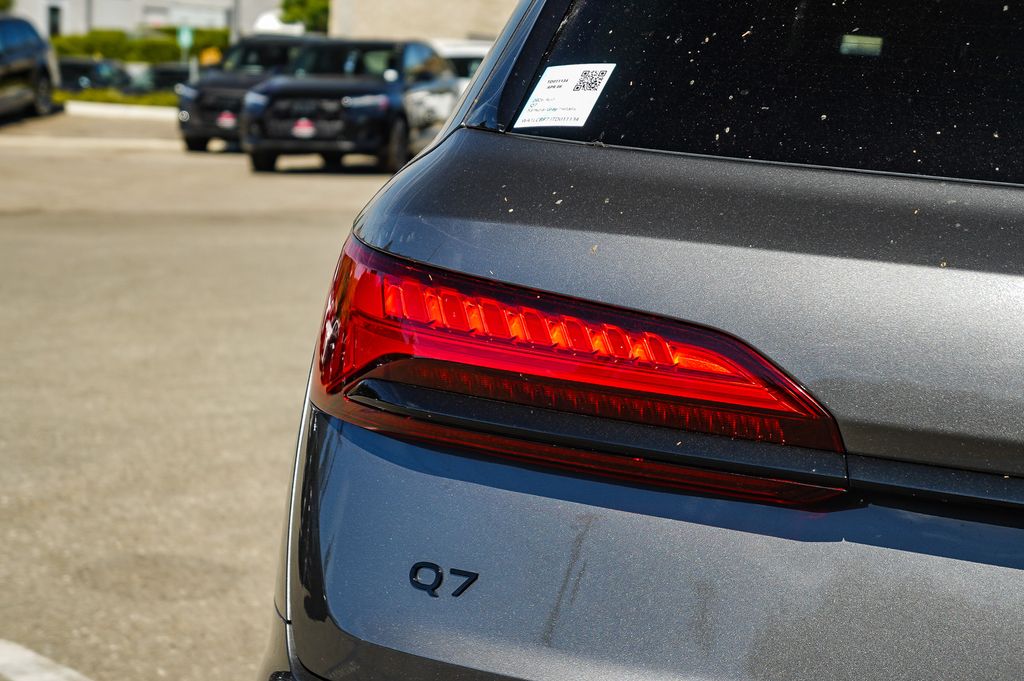 Thumbnail: 2026 Audi Q7 - 18