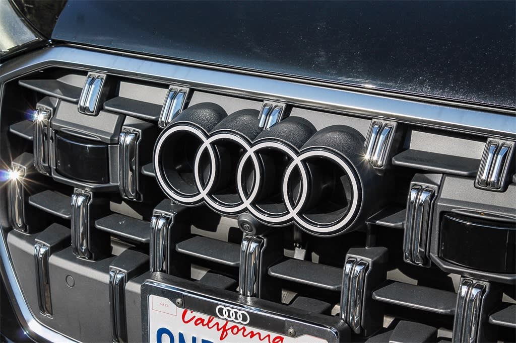 2025 Audi Q7 Premium Plus 8